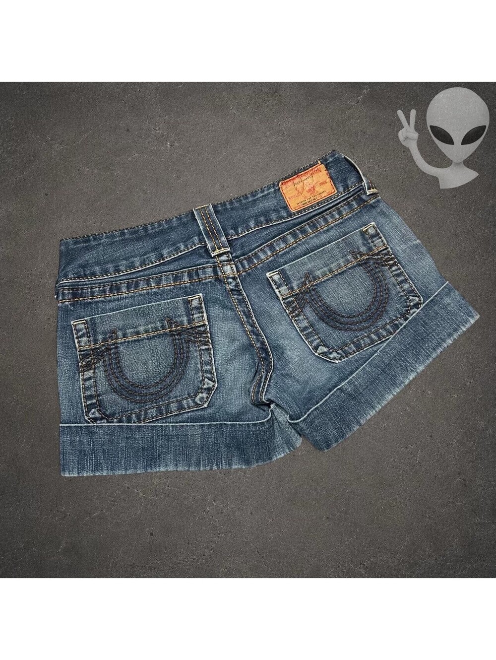 Vintage True Religion Sammy Big T Women's Cuffed Denim Shorts Blue Size 28
